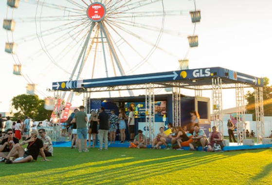 Stand en vivo de GLS en Mad Cool Festival, espacio de marca con actividades y experiencia para asistentes